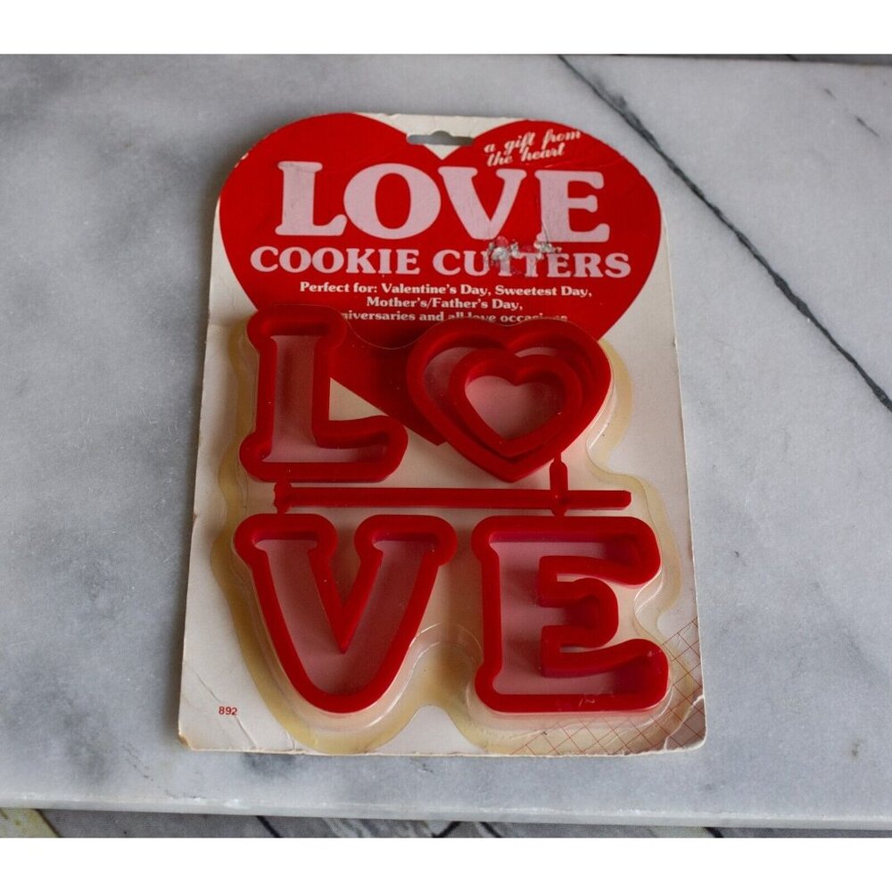 Vintage ENSAR LOVE COOKIE CUTTERS Plastic Red Valentines Mother's Day NOS